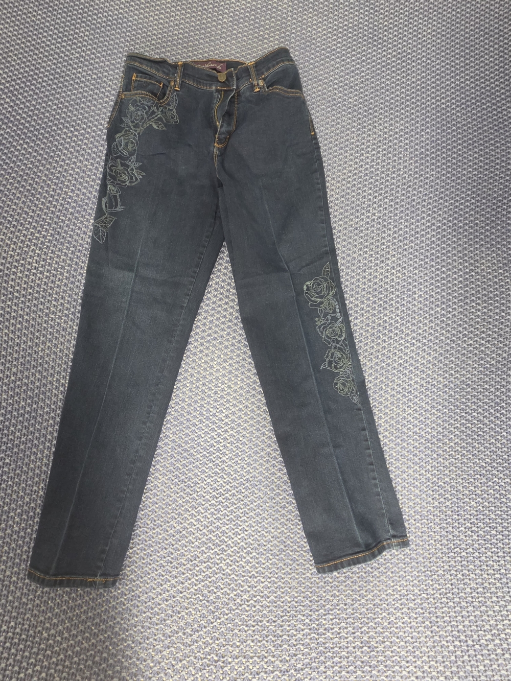 Amanda signature high rise slimming Taper Embroidered Rose Straight Jeans #0058